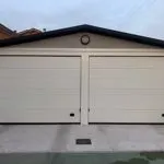 installazione di porte sezionali “Seip Residential”